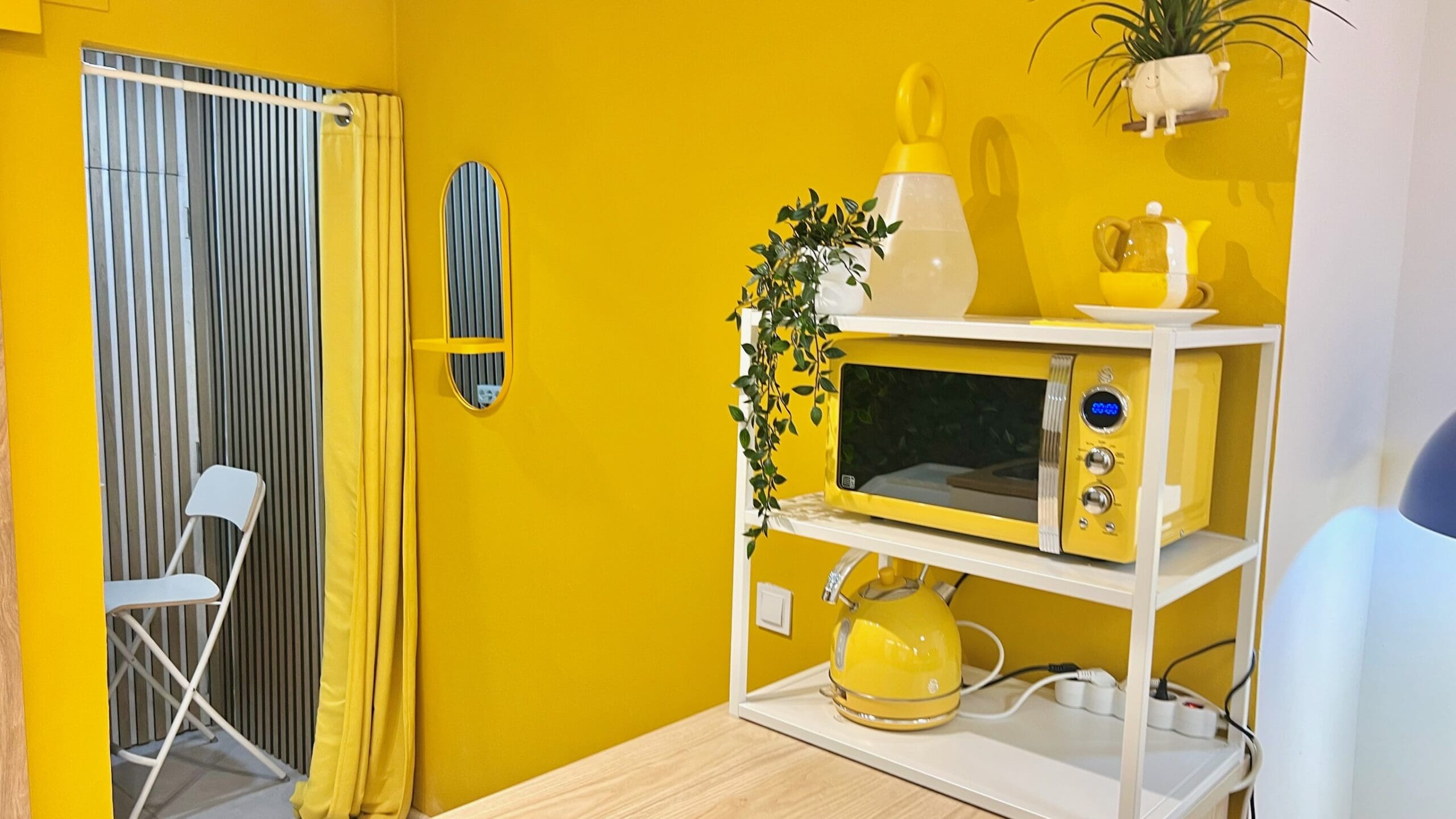 Cabina - Espai Groc Coworking